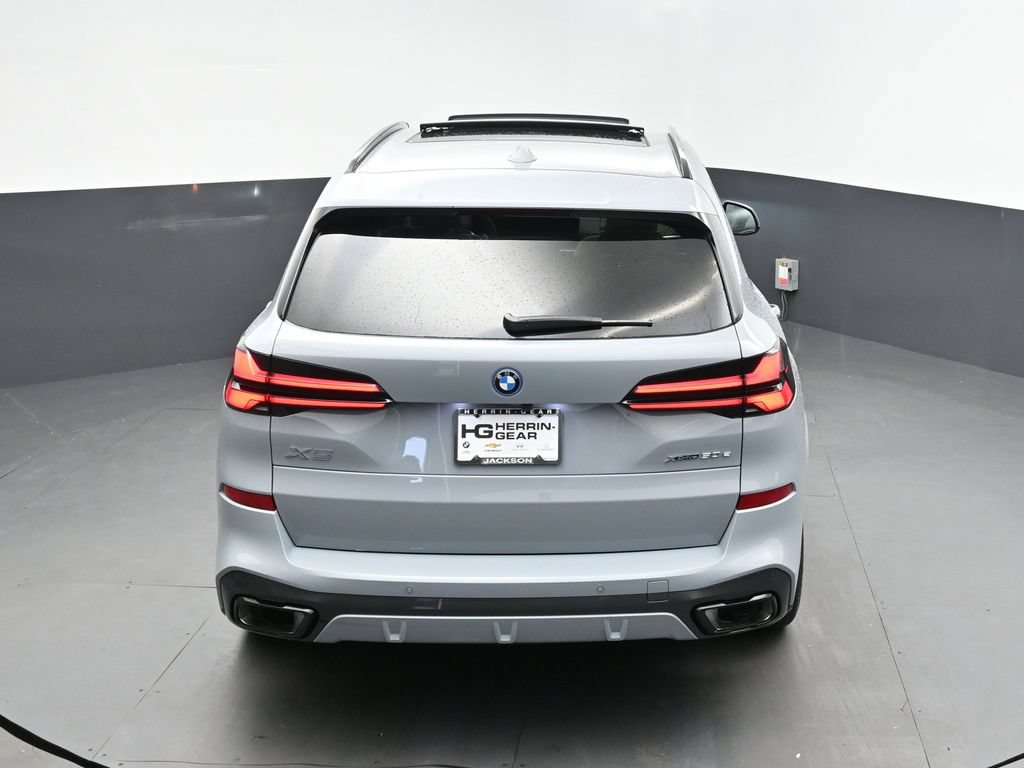 Used 2026 BMW X5 xDrive50e w/ M Sport Package AWD/4WD image 34
