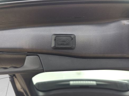 Used 2021 Toyota RAV4 XLE w/ Convenience Package FWD image 31