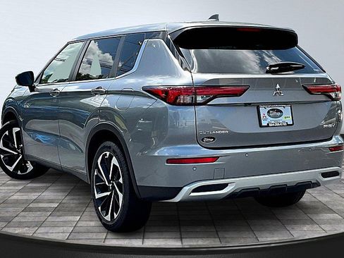Used 2023 Mitsubishi Outlander SE image 5