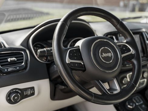 Used 2018 Jeep Compass Limited w/ Navigation Group image 8