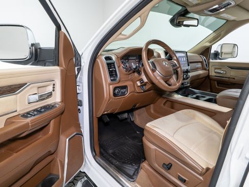 Used 2020 RAM 2500 Laramie image 12