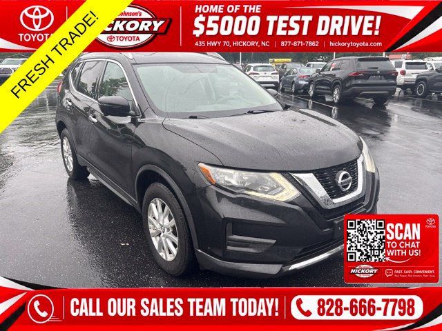 Used 2017 Nissan Rogue SV AWD/4WD image 1