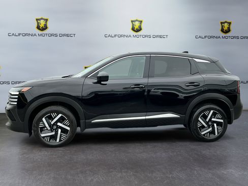Used 2025 Nissan Kicks SV w/ Illumination Package FWD image 8
