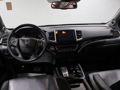 Used 2017 Honda Pilot Touring image 17