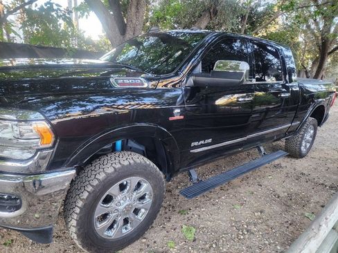 Used 2022 RAM 2500 Limited w/ Safety Group image 3