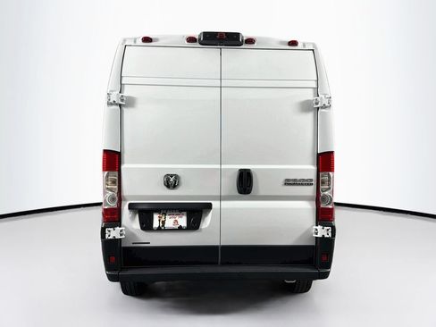 Used 2024 RAM ProMaster 2500 w/ Convenience Group FWD image 8