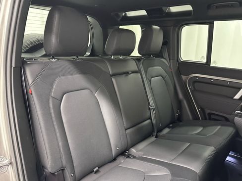 Used 2023 Land Rover Defender 110 X-Dynamic SE image 22