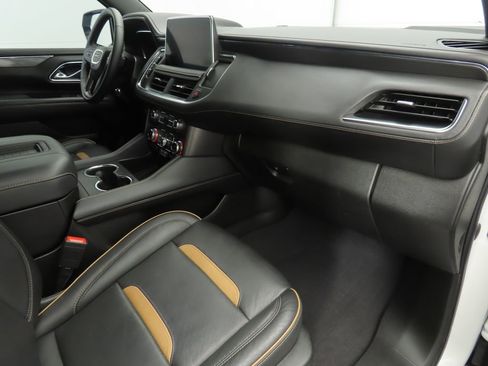 Used 2023 GMC Yukon XL AT4 w/ AT4 Premium Plus Package image 18