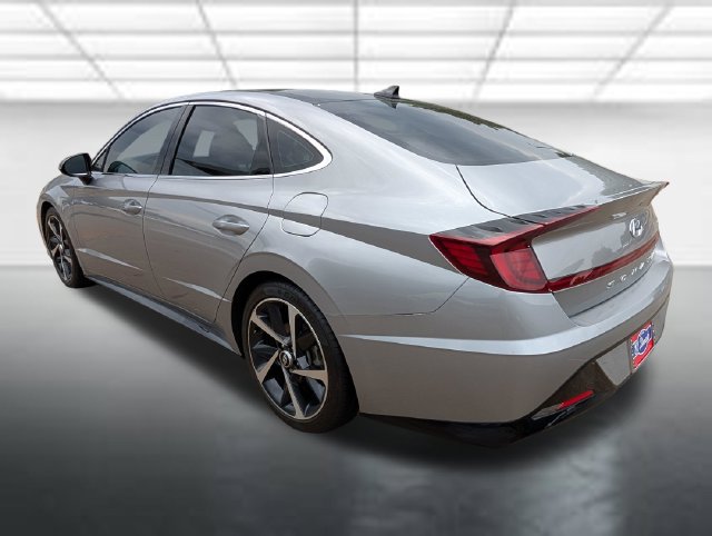 Used 2023 Hyundai Sonata SEL Plus FWD image 2