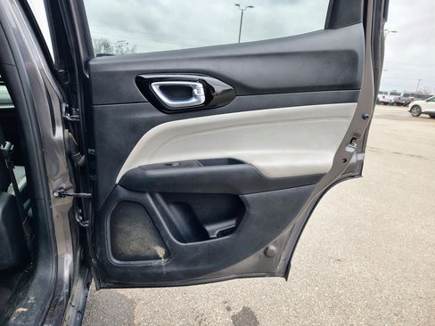 Used 2023 Jeep Compass Limited image 15