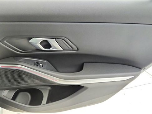 Used 2025 BMW 330i xDrive Sedan image 28