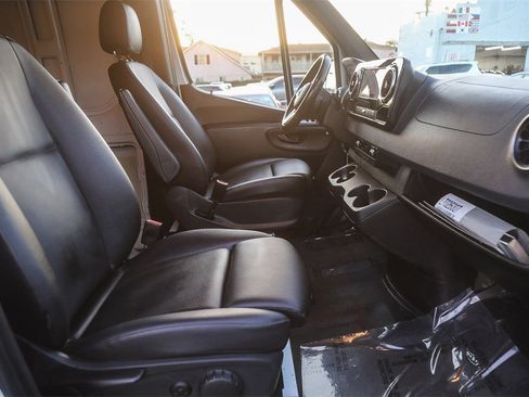 Used 2020 Mercedes-Benz Sprinter 2500 image 15