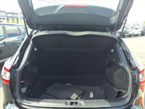 Used 2022 Nissan Rogue Sport S image 11