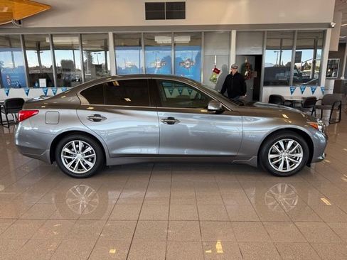 Used 2017 INFINITI Q50 Premium w/ 2.0T Premium Plus Package image 2