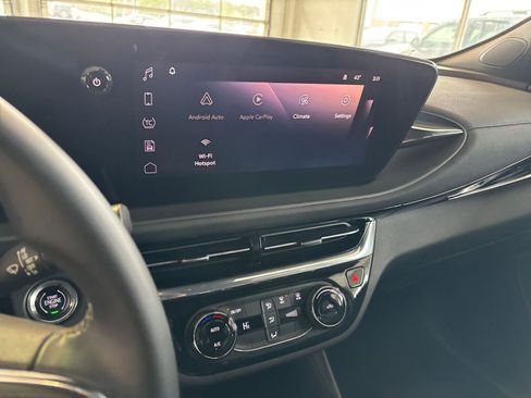 Used 2025 Buick Envista Sport Touring image 22