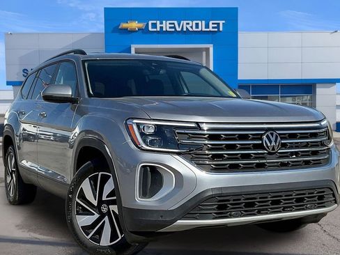 Used 2024 Volkswagen Atlas SE image 11