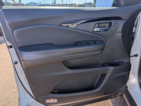Used 2023 Honda Ridgeline Black Edition image 11