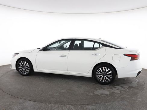 Used 2025 Nissan Altima 2.5 SV image 8