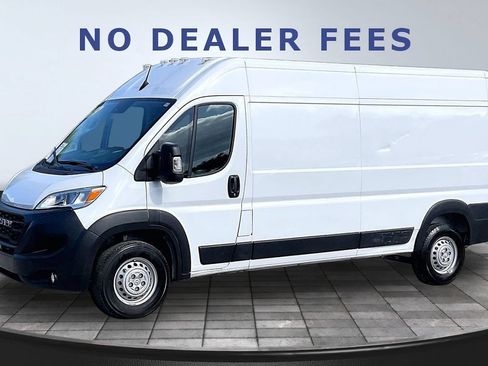 Used 2024 RAM ProMaster 2500 w/ Convenience Group FWD image 1