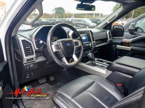 Used 2018 Ford F150 Lariat w/ Equipment Group 502A Luxury image 4