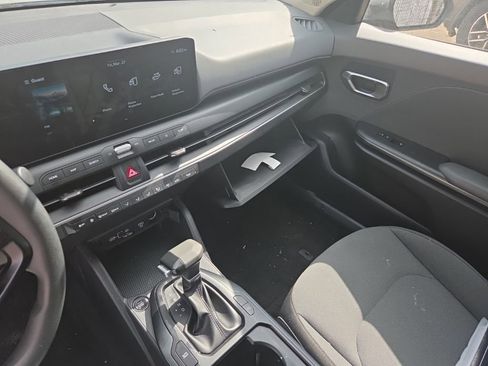 Used 2025 Kia K4 LXS image 5