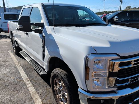 Used 2025 Ford F250 XLT image 2
