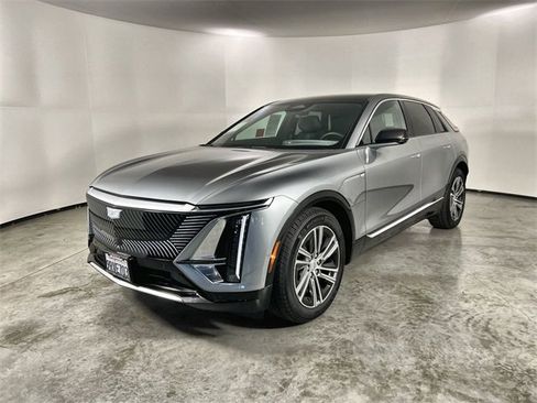 Used 2025 Cadillac Lyriq Luxury image 4
