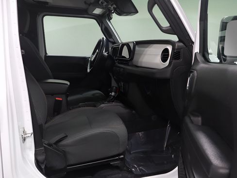 Used 2024 Jeep Wrangler Unlimited Sport AWD/4WD image 16