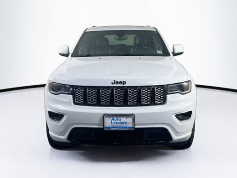 Used 2022 Jeep Grand Cherokee Laredo X image 2