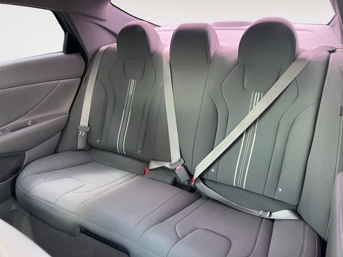 Used 2024 Hyundai Elantra Blue image 13