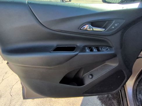 Used 2019 Chevrolet Equinox LT w/ Driver Convenience Package image 23