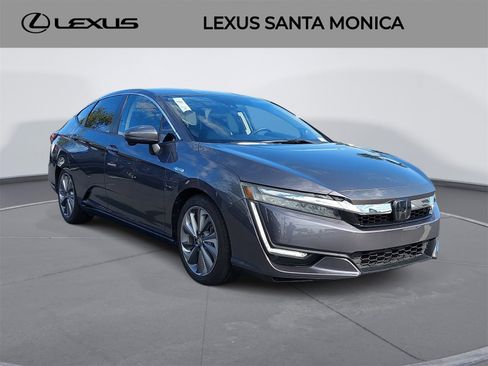 Used 2018 Honda Clarity Plug-In Hybrid image 3