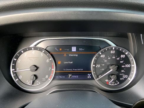 Used 2021 Nissan Titan Platinum Reserve w/ Moonroof Package AWD/4WD image 25