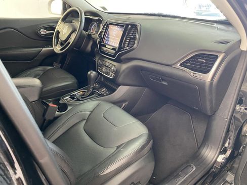 Used 2019 Jeep Cherokee Limited AWD/4WD image 8