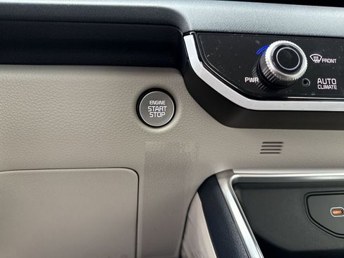 New 2026 Kia Carnival EX FWD image 32