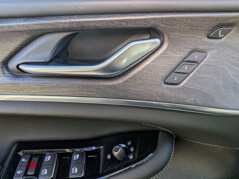 Certified 2023 Jeep Grand Cherokee Overland w/ Advanced Protech Group III image 12