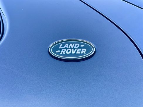 Certified 2025 Land Rover Discovery Metropolitan Edition AWD/4WD image 34