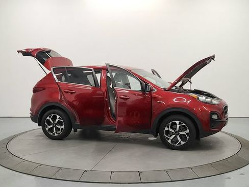 Used 2022 Kia Sportage LX AWD/4WD image 16