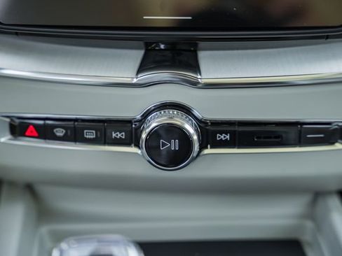 New 2026 Volvo XC60 T8 Ultra w/ Protection Package Premier AWD/4WD image 23