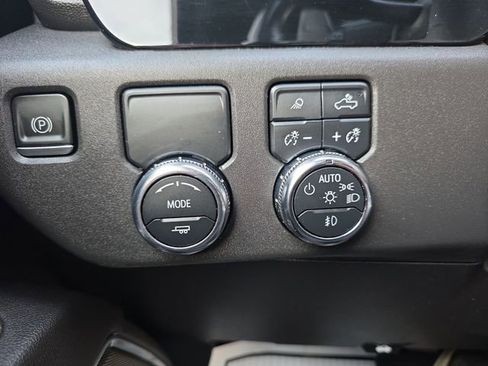 Used 2022 GMC Sierra 1500 SLT w/ SLT Convenience Package RWD image 30