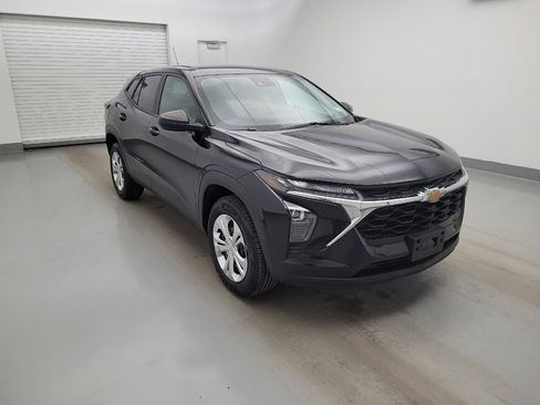 Used 2024 Chevrolet Trax LS FWD image 13