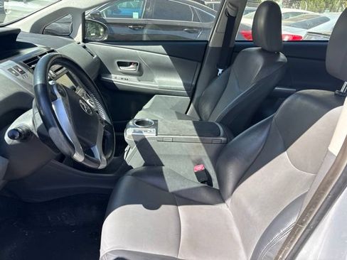 Used 2014 Toyota Prius V Five FWD image 8