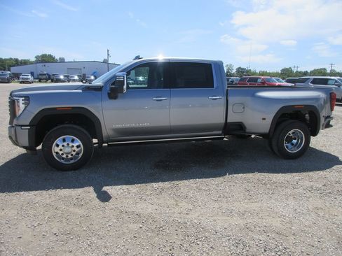 New 2026 GMC Sierra 3500 Denali Ultimate AWD/4WD image 11