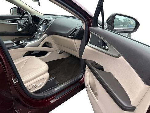 Used 2020 Lincoln Nautilus FWD w/ Equipment Group 101A image 11