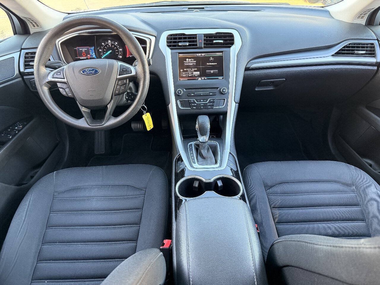 Used 2016 Ford Fusion SE FWD image 27
