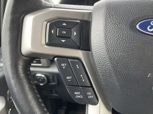 Used 2022 Ford F350 Lariat w/ Black Appearance Package image 18