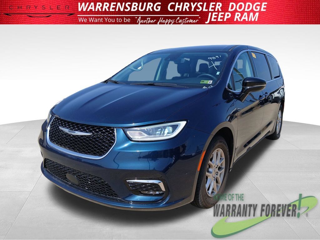 Used 2024 Chrysler Pacifica Touring-L FWD image 8