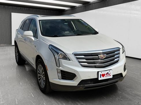 Used 2017 Cadillac XT5 Luxury w/ Driver Awareness Package AWD/4WD image 7