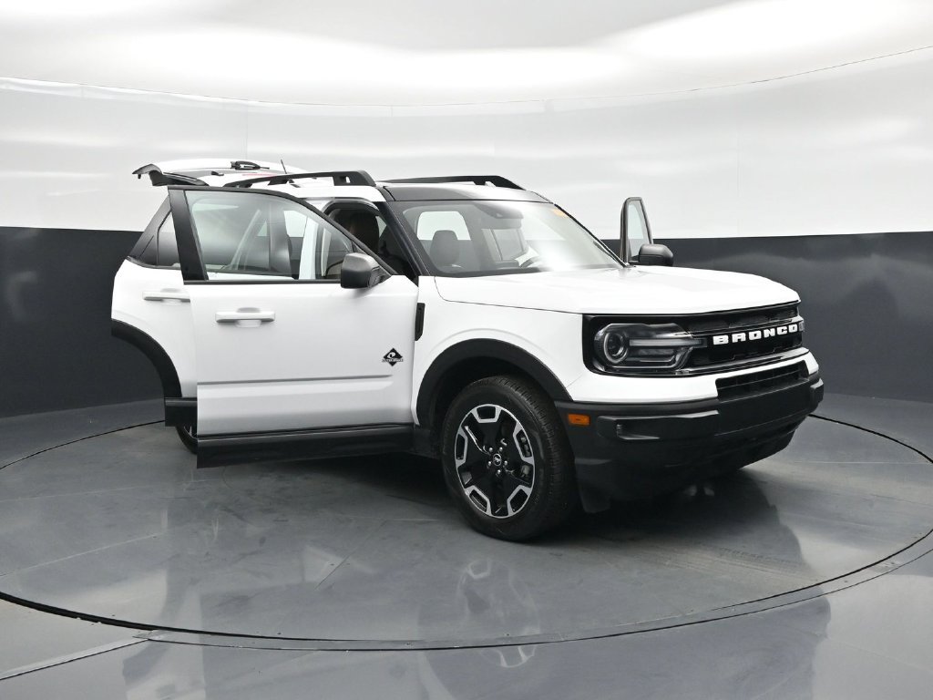 Certified 2023 Ford Bronco Sport Outer Banks w/ Tech Package AWD/4WD image 31