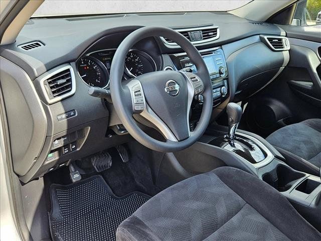 Used 2016 Nissan Rogue SV AWD/4WD image 10